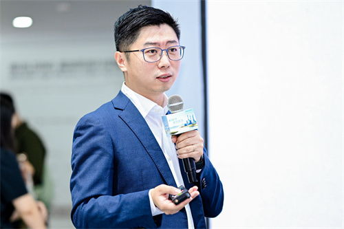 AI智啟建筑新生！美的樓宇科技閃耀2025中國國際制冷展